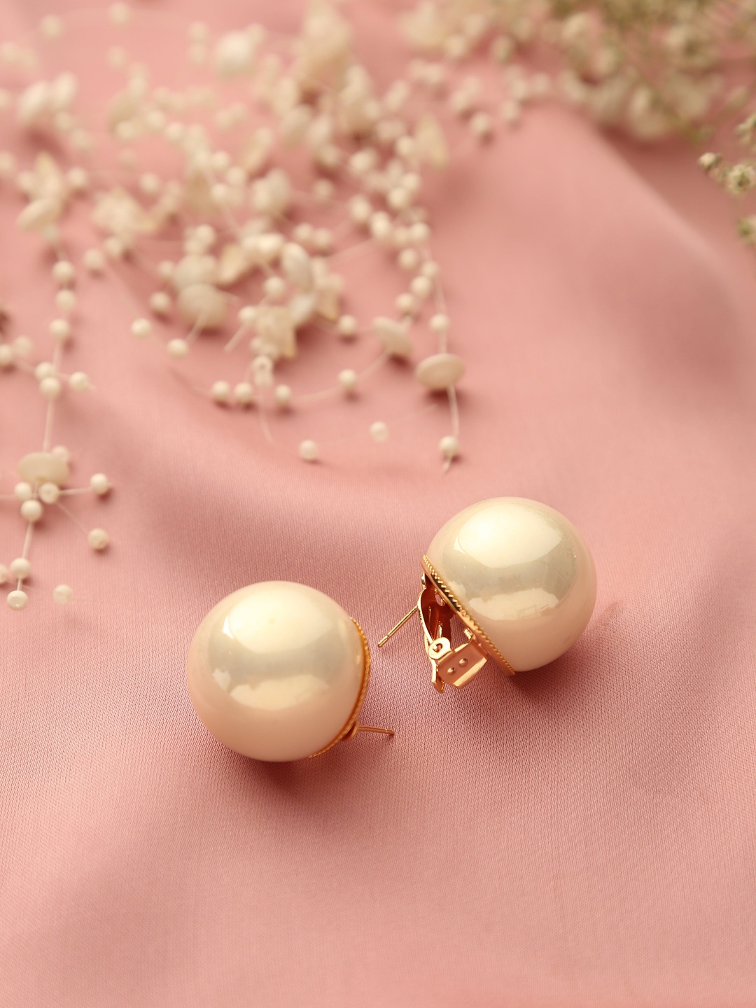 

Klissaa Gold Plated Contemporary Studs Earrings