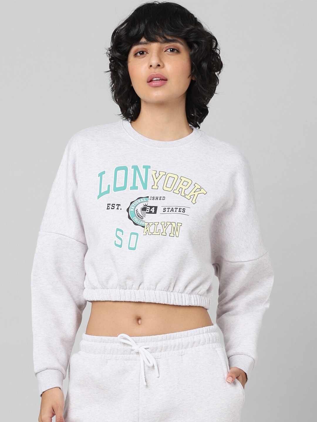 

ONLY Women Printed Cotton Onlroll Crop Sweatshirt, Off white