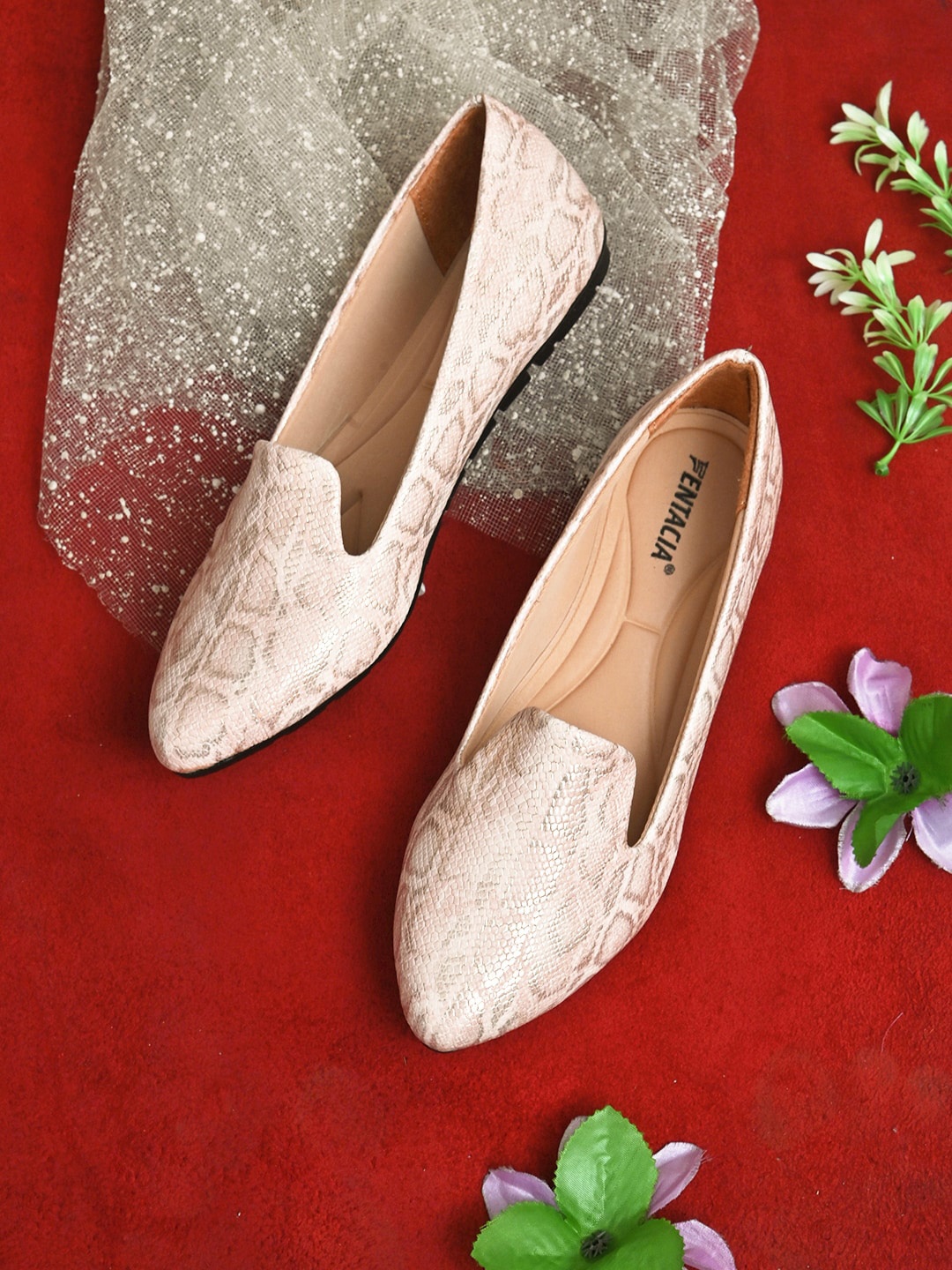 

Fentacia Women Textured Ballerinas, Pink