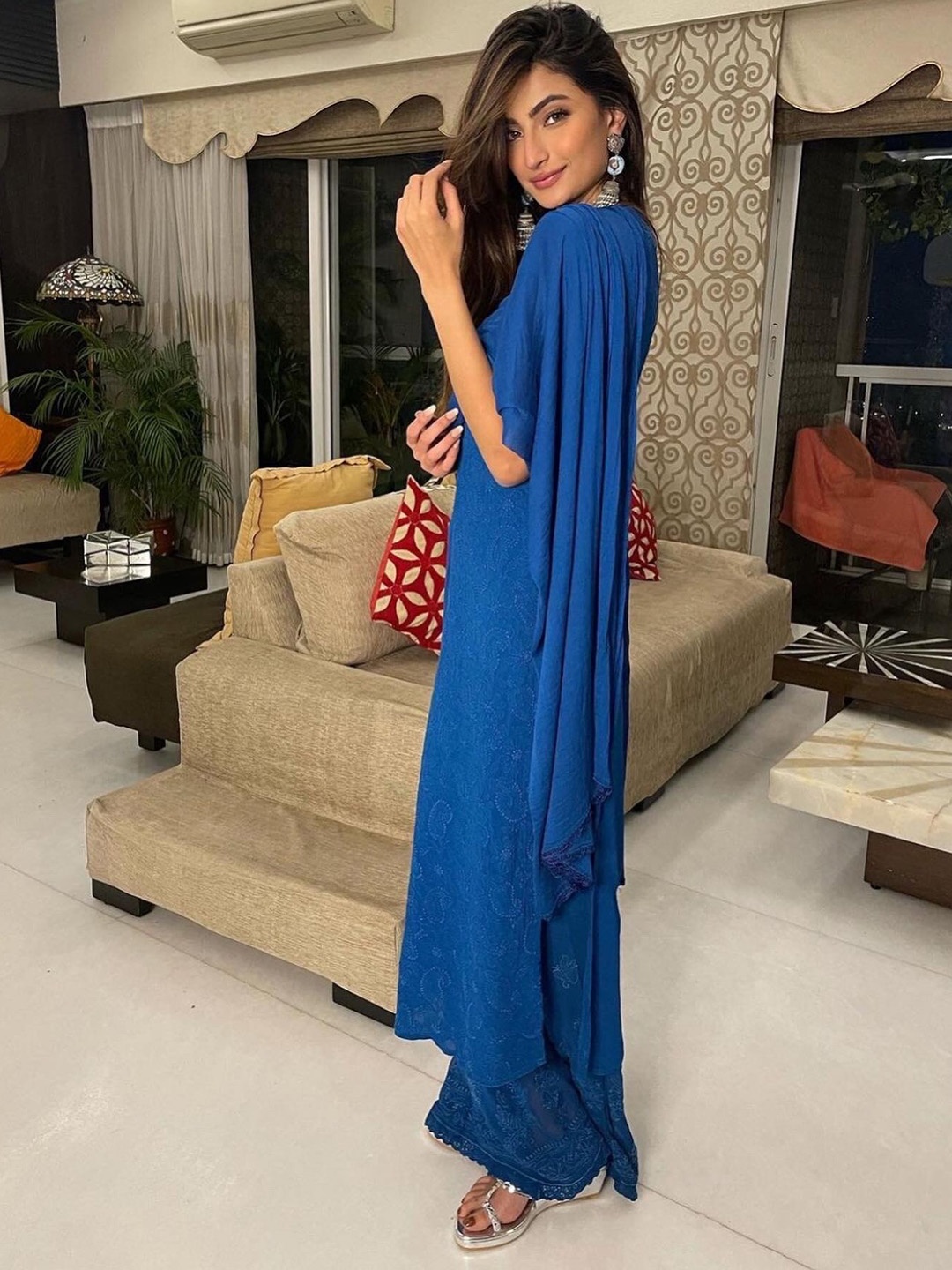 

LABEL AISHWARYRIKA Women Blue Paisley Embroidered Chikankari Silk Georgette Kurta with Palazzos & With