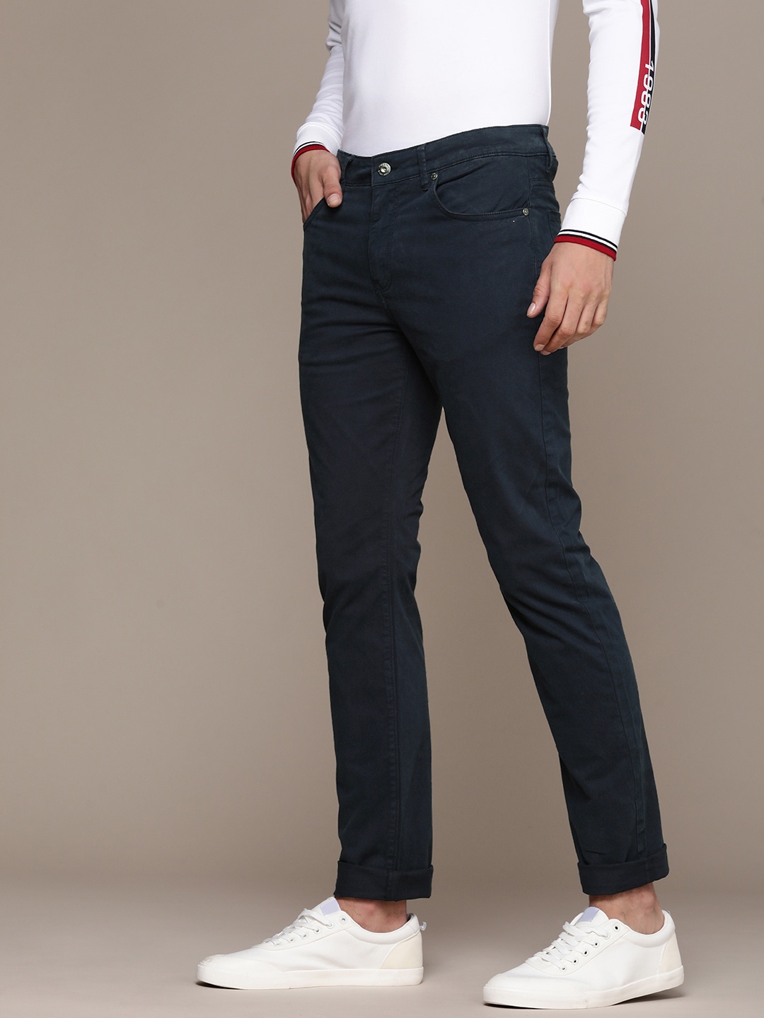 

Nautica Men Mid-Rise Slim Fit Chinos, Navy blue
