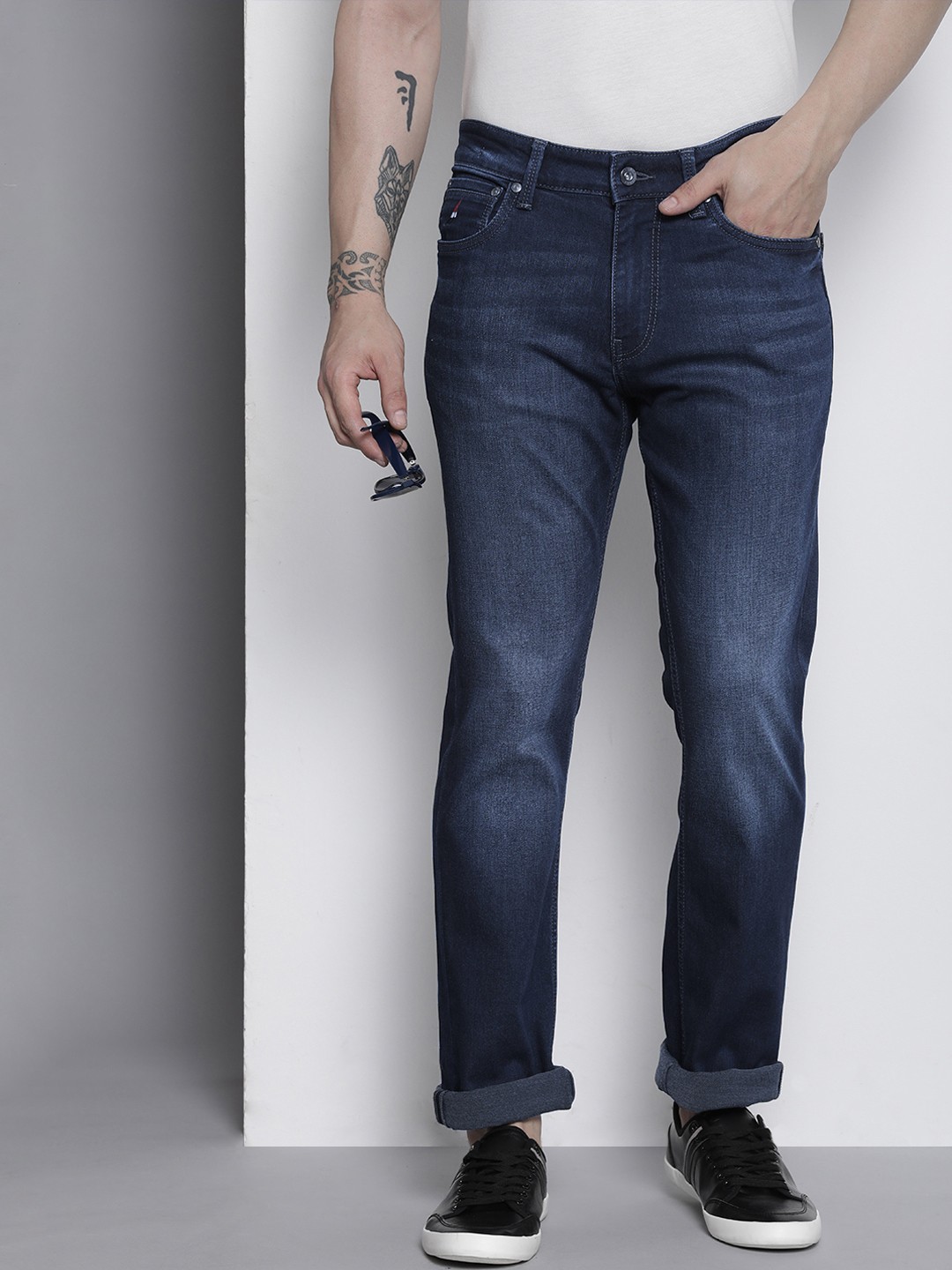 

Nautica Men Straight Fit Light Fade Mid-Rise Stretchable Jeans, Blue