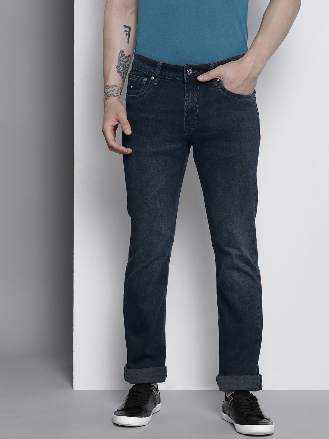 

Nautica Men Straight Fit Light Fade Mid-Rise Stretchable Jeans, Blue