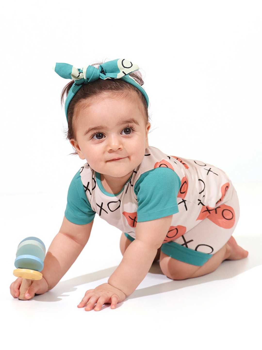 

Whistle & Hops Kids XO Printed Kangaroo Romper, Grey