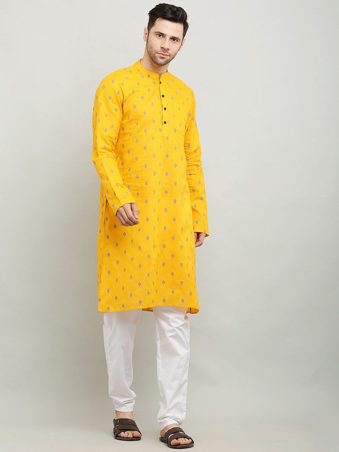 

Waahiba MenEthnic Motifs Printed Cotton Kurta, Mustard