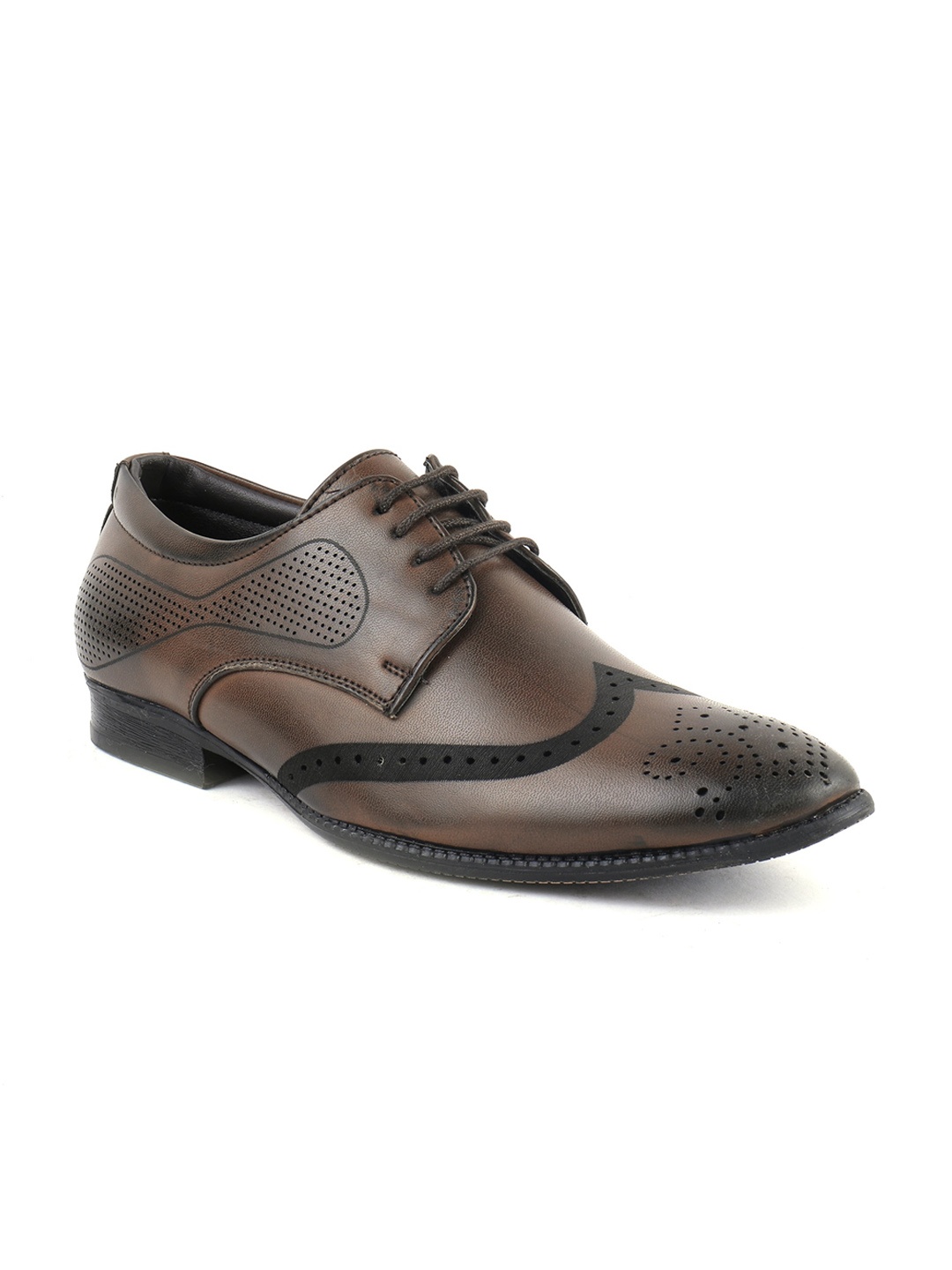 

BRATVA Men Textured Derbys Shoes, Brown