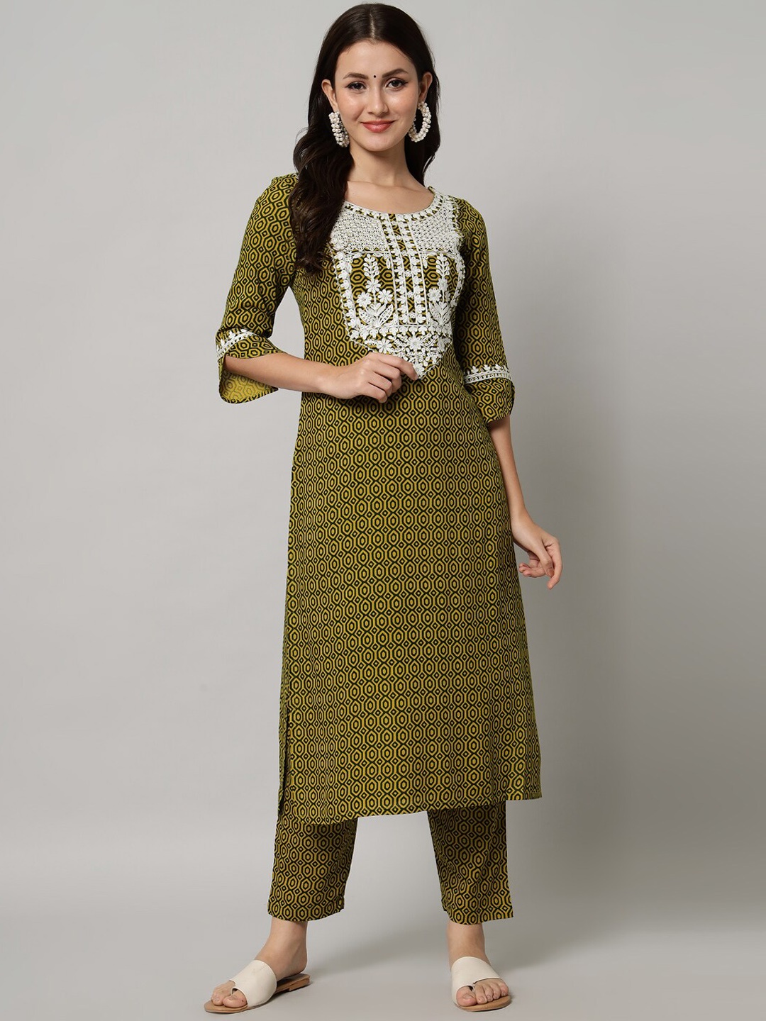 

KALINI Printed Thread Work Kurta with Trousers, Green