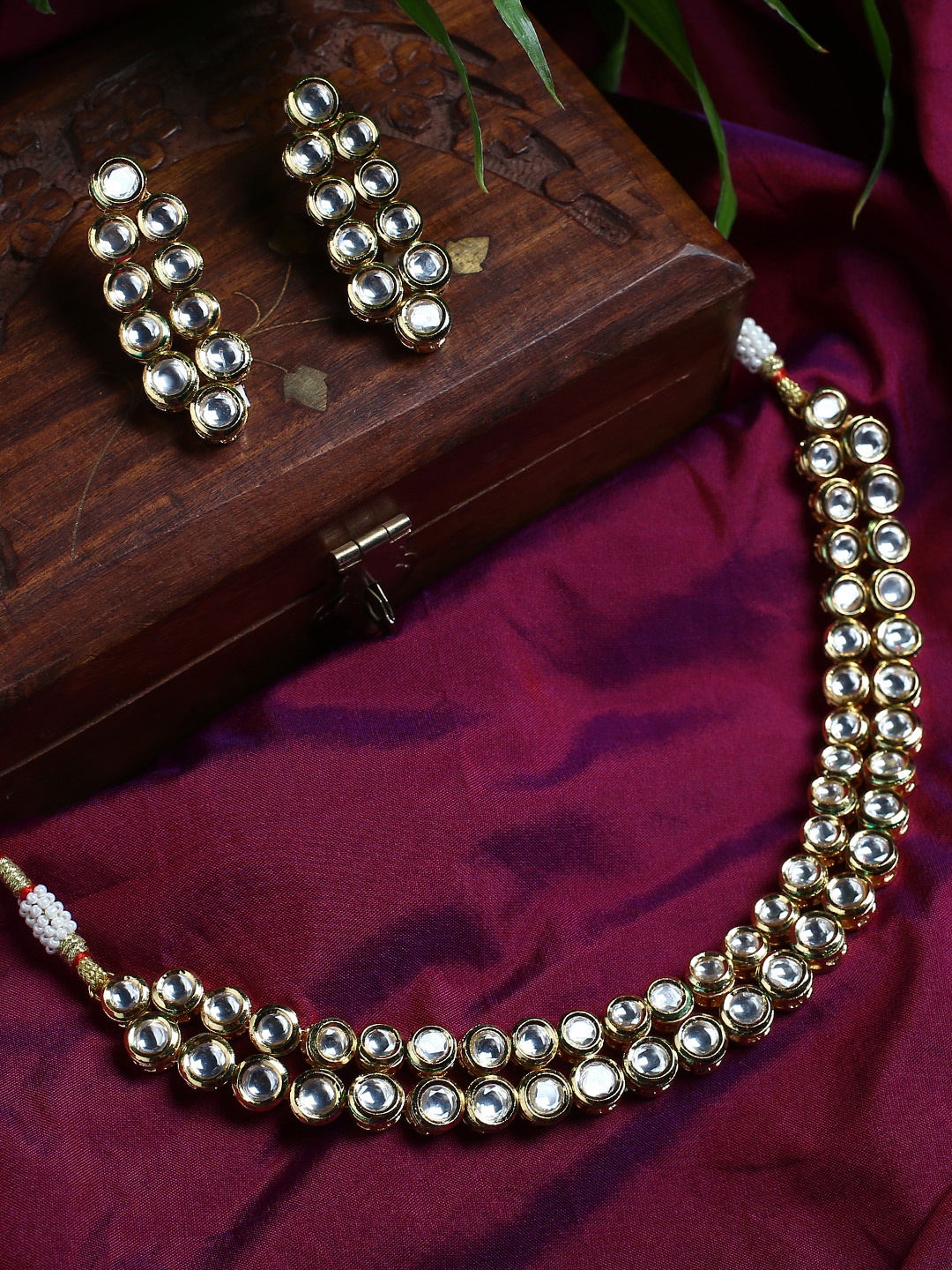 

justpeachy Gold-Plated Kundan Studded Jewellery Set