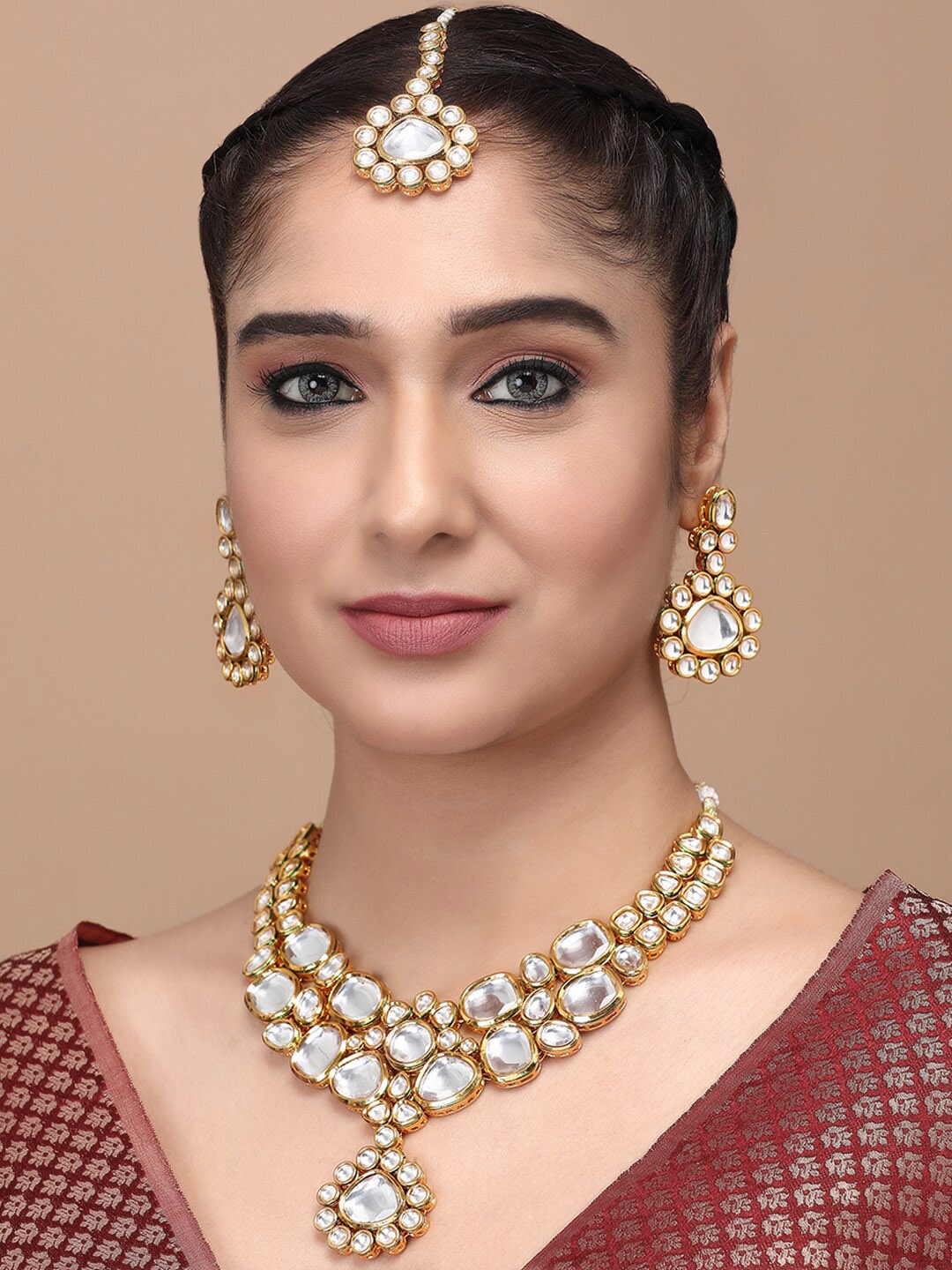 

justpeachy Gold-Plated Kundan-Studded Jewellery Set With Maang Tikka