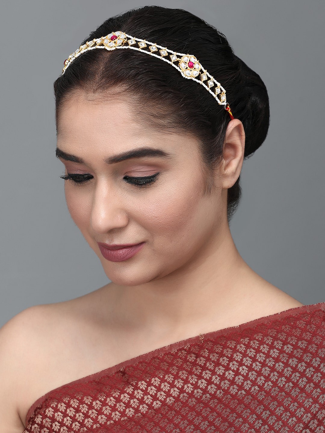 

justpeachy Gold-Plated Kundan-Studded & Pearl Beaded Sheeshphool