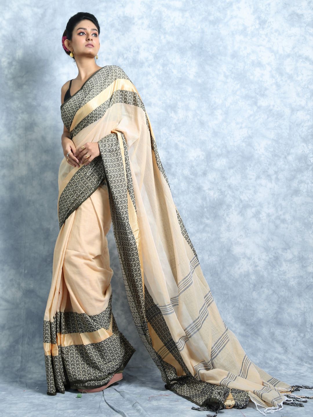 

HERE&NOW Paisley Pure Cotton Saree, Beige