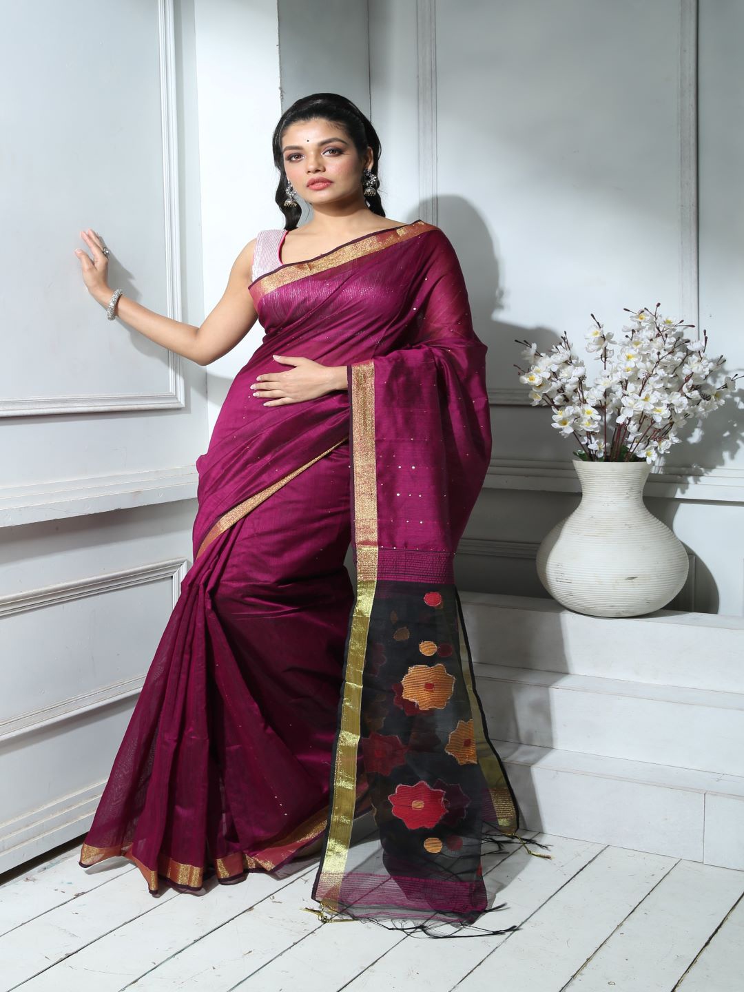

HERE&NOW Purple & Gold-Toned Embellished Sequinned Saree