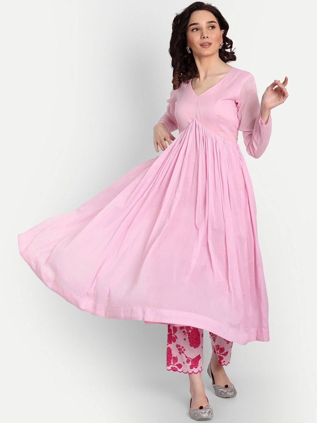 

KAPASRITI Women Pleated Pure Cotton Kurta with Trousers & Dupatta, Pink