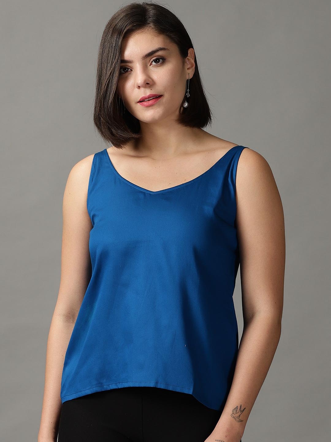 

DIVINATION V-Neck Sleeveless Top, Blue
