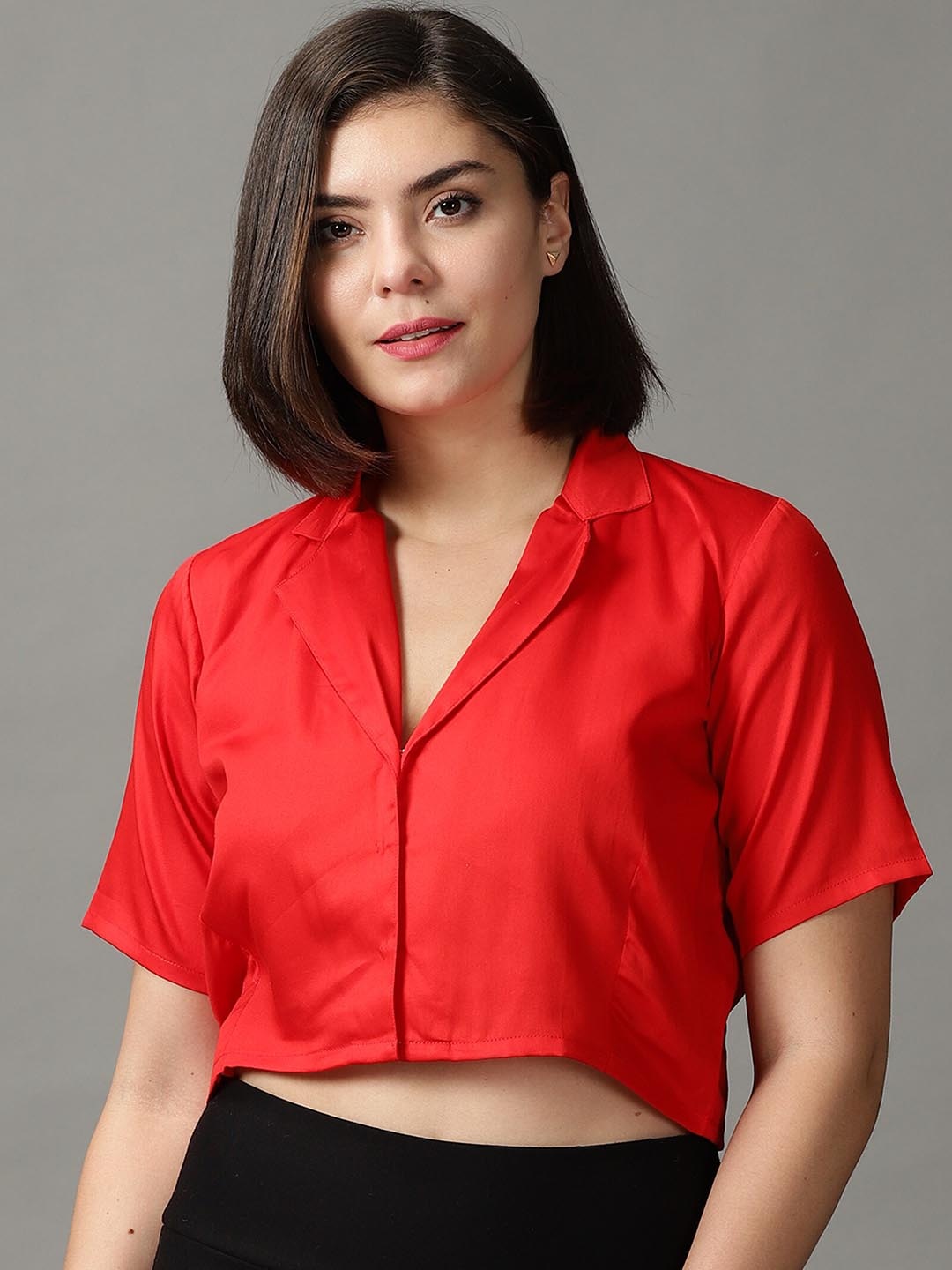 

DIVINATION Shirt Style Crop Top, Red