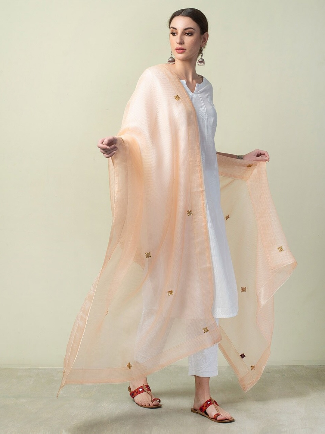 

Fabindia Coral & Gold-Toned Embroidered Dupatta