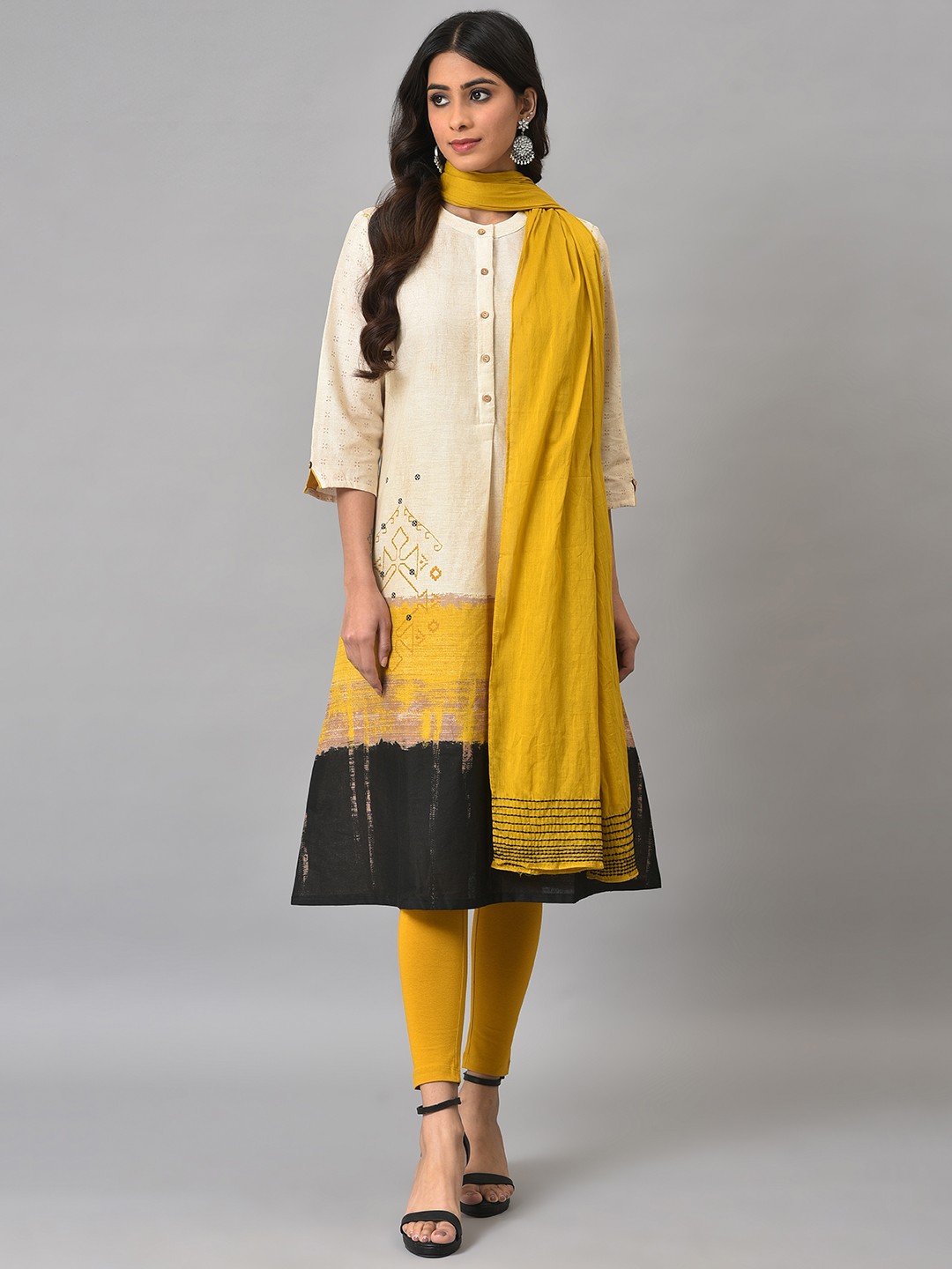 

W Geometric Printed Mandarin Collar Kurta with Trousers & Dupatta, Cream
