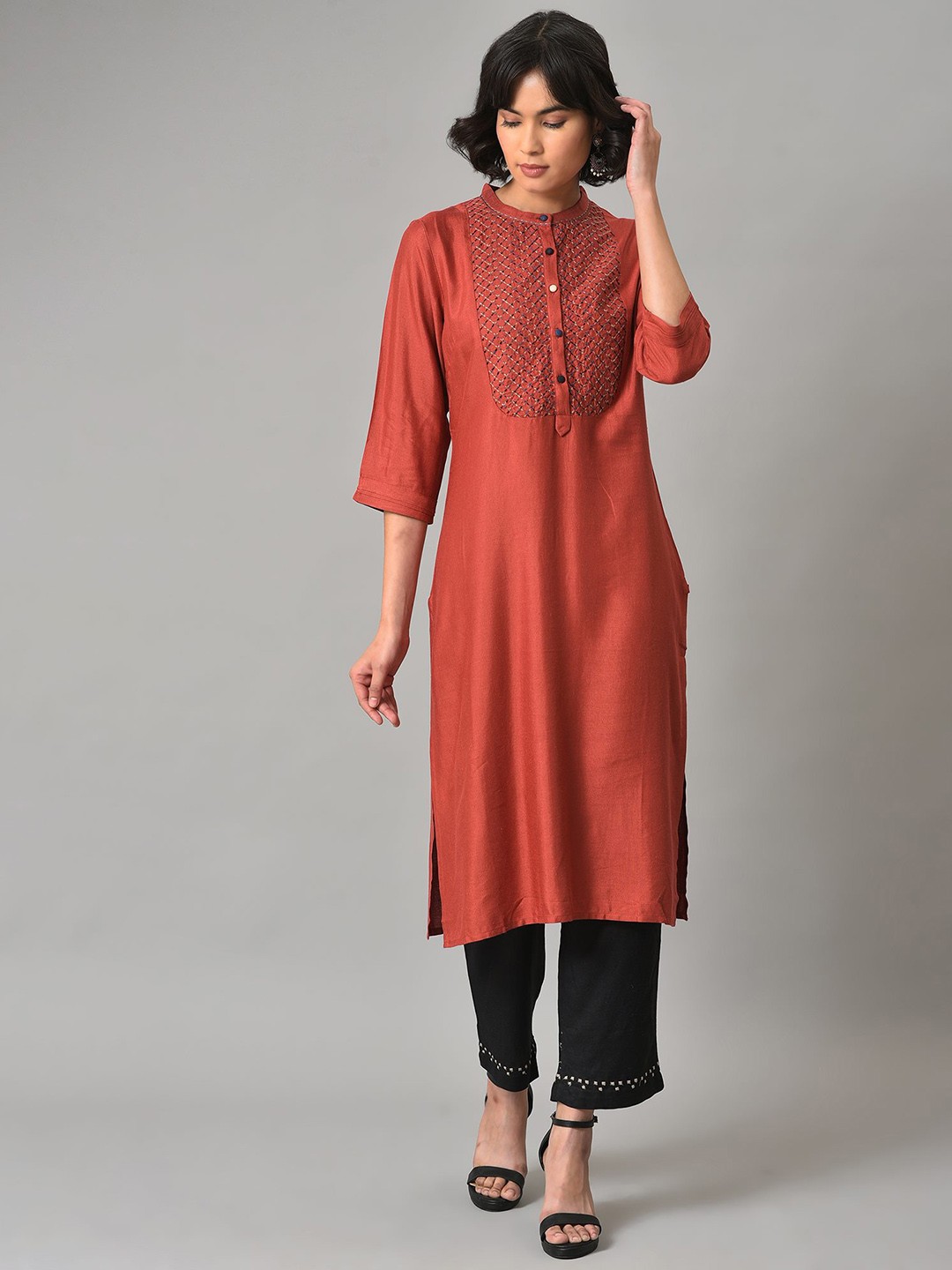 

W Women Yoke Design Thread Work Kurta with Trousers, Red