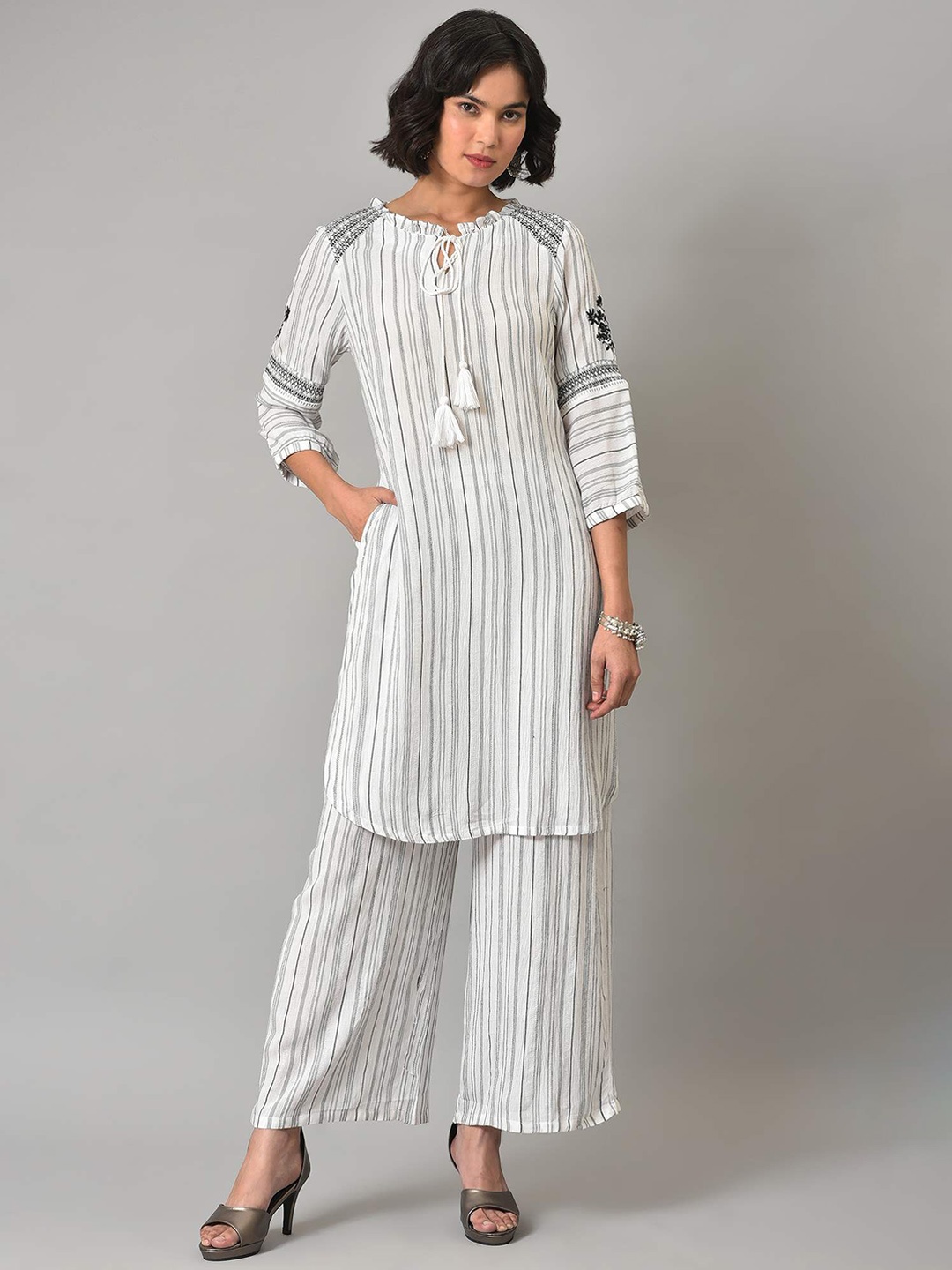

W Striped Print Rayon Co-Ord Kurta Set With Parallel Pant, White