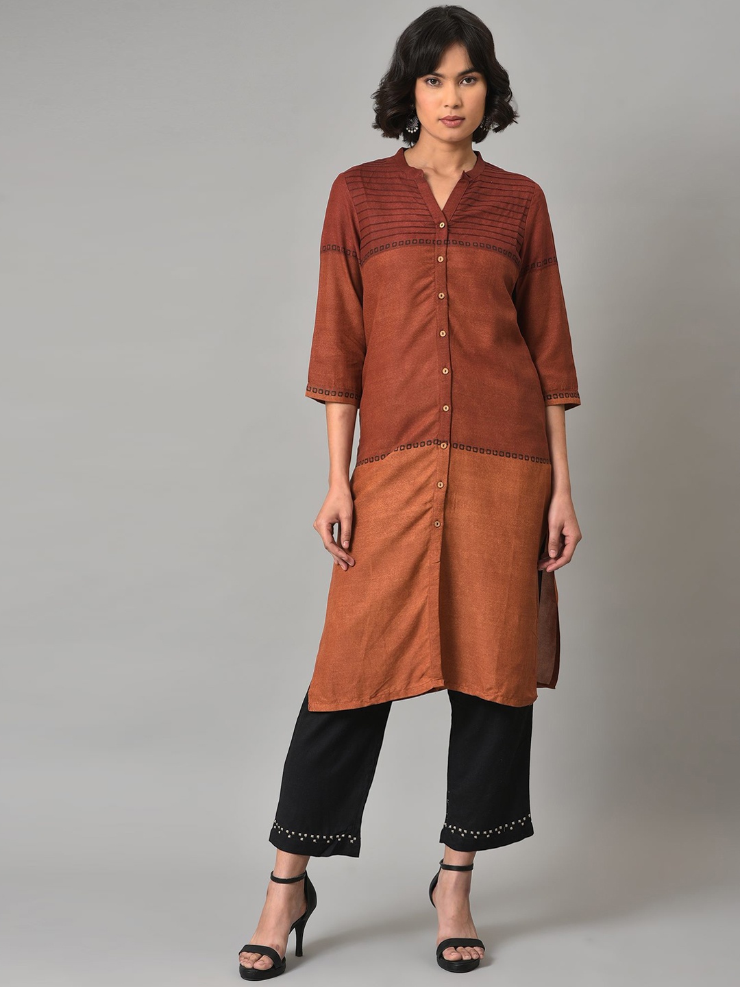 

W Women Colourblocked Kurta with Trousers, Brown