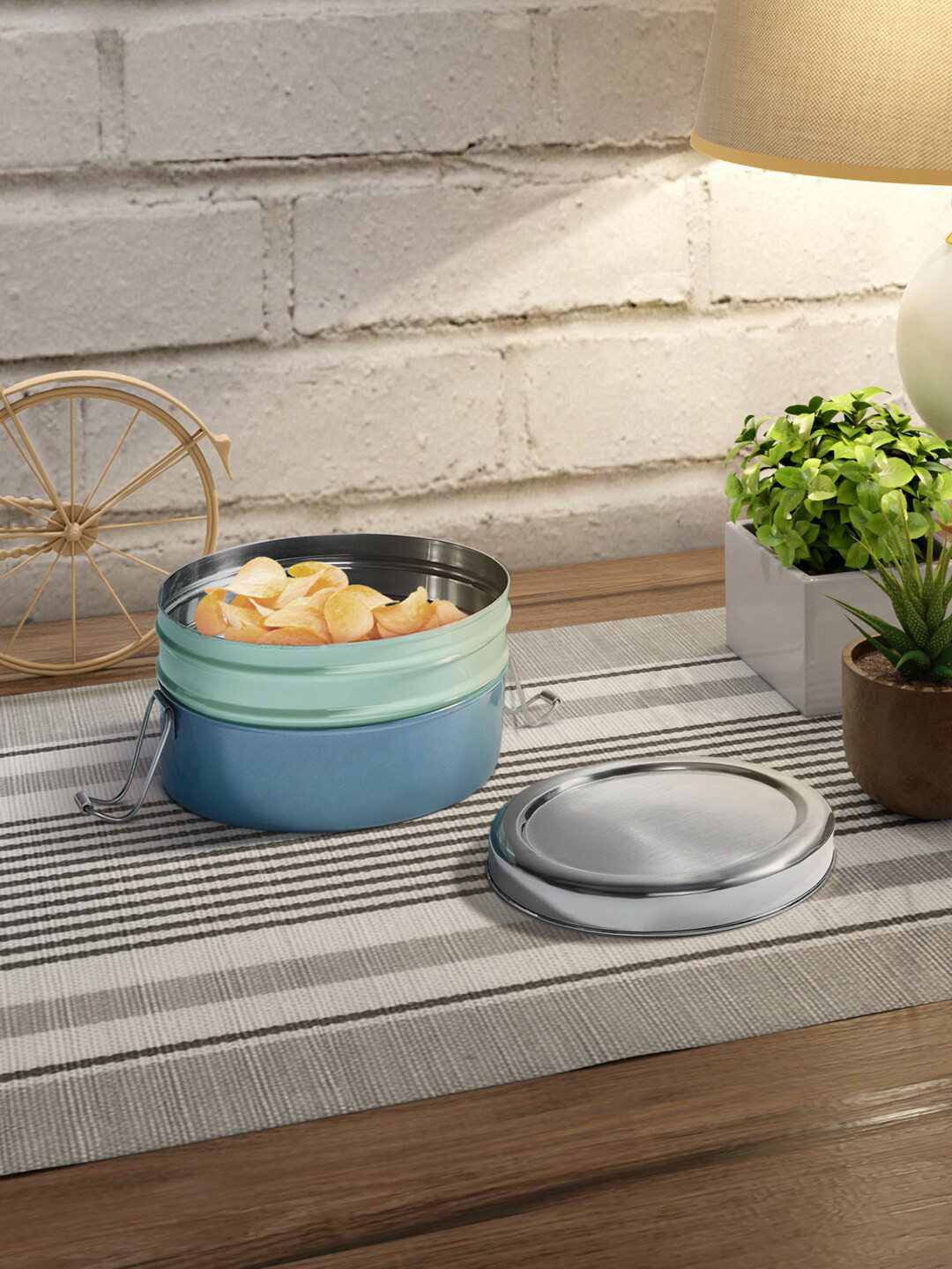 

Living scapes by Pantaloons Blue & Green Stainless Steel Lunch Box