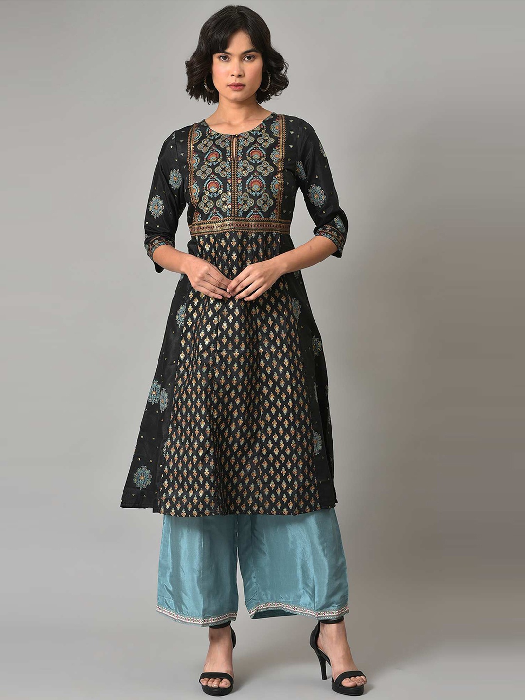 

W Floral Printed Keyhole Neck Kurta with Palazzos, Black