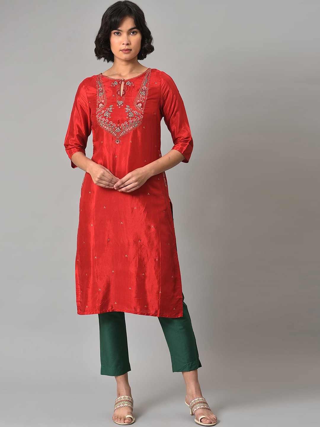 

W Floral Embroidered Keyhole Neck Kurta with Trousers, Red