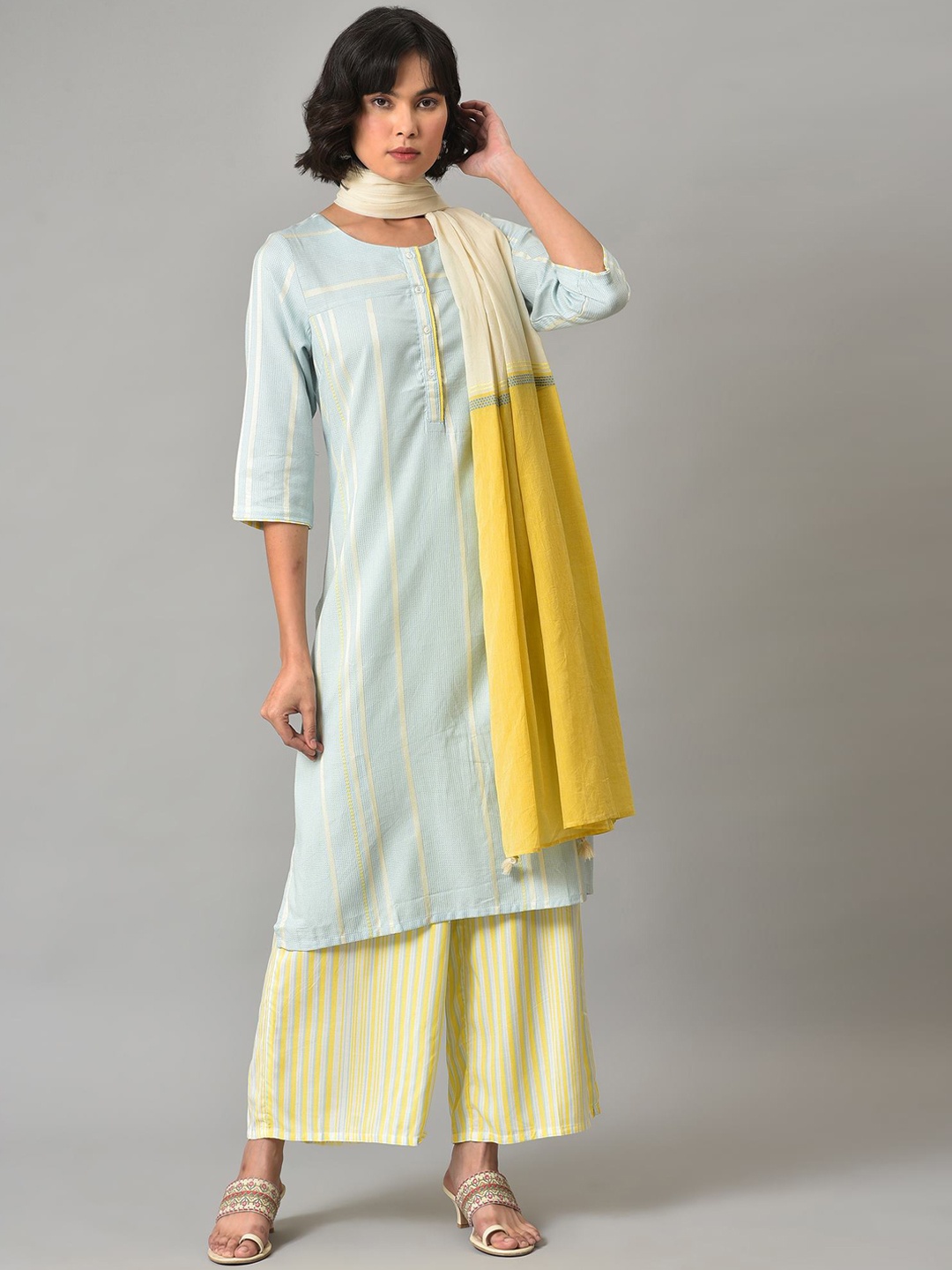 

W Women Geometric Printed Kurta with Palazzos & Dupatta, Blue