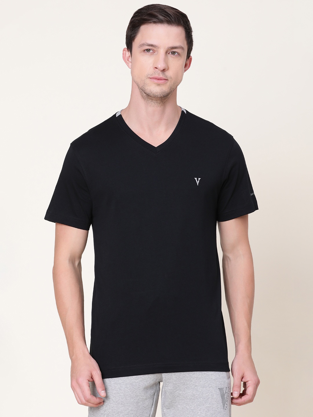 

Van Heusen Athleisure Men Solid Smart Tech Easy Stain Release T-Shirt, Black