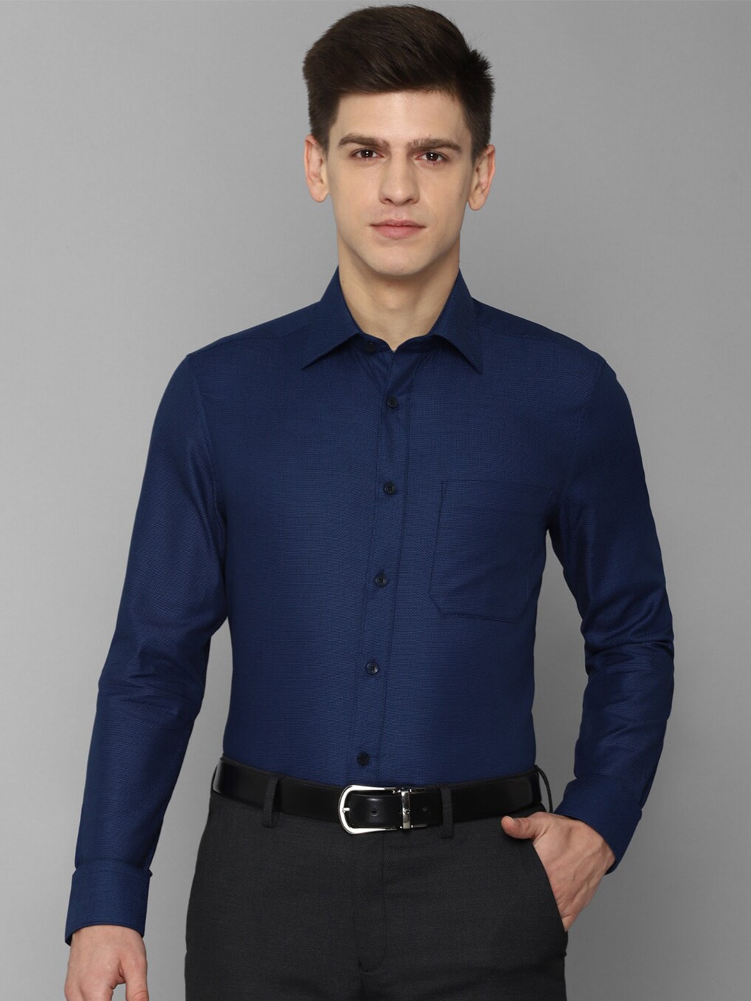 

Louis Philippe Men Cotton Formal Shirt, Navy blue