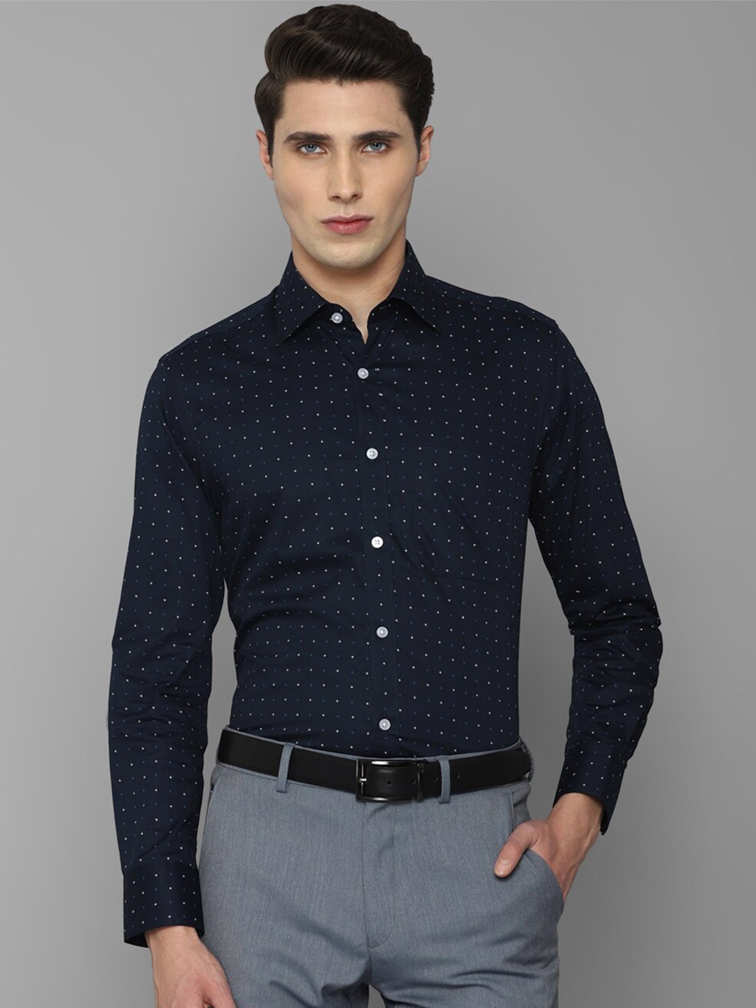

Louis Philippe Men Printed Cotton Formal Shirt, Navy blue