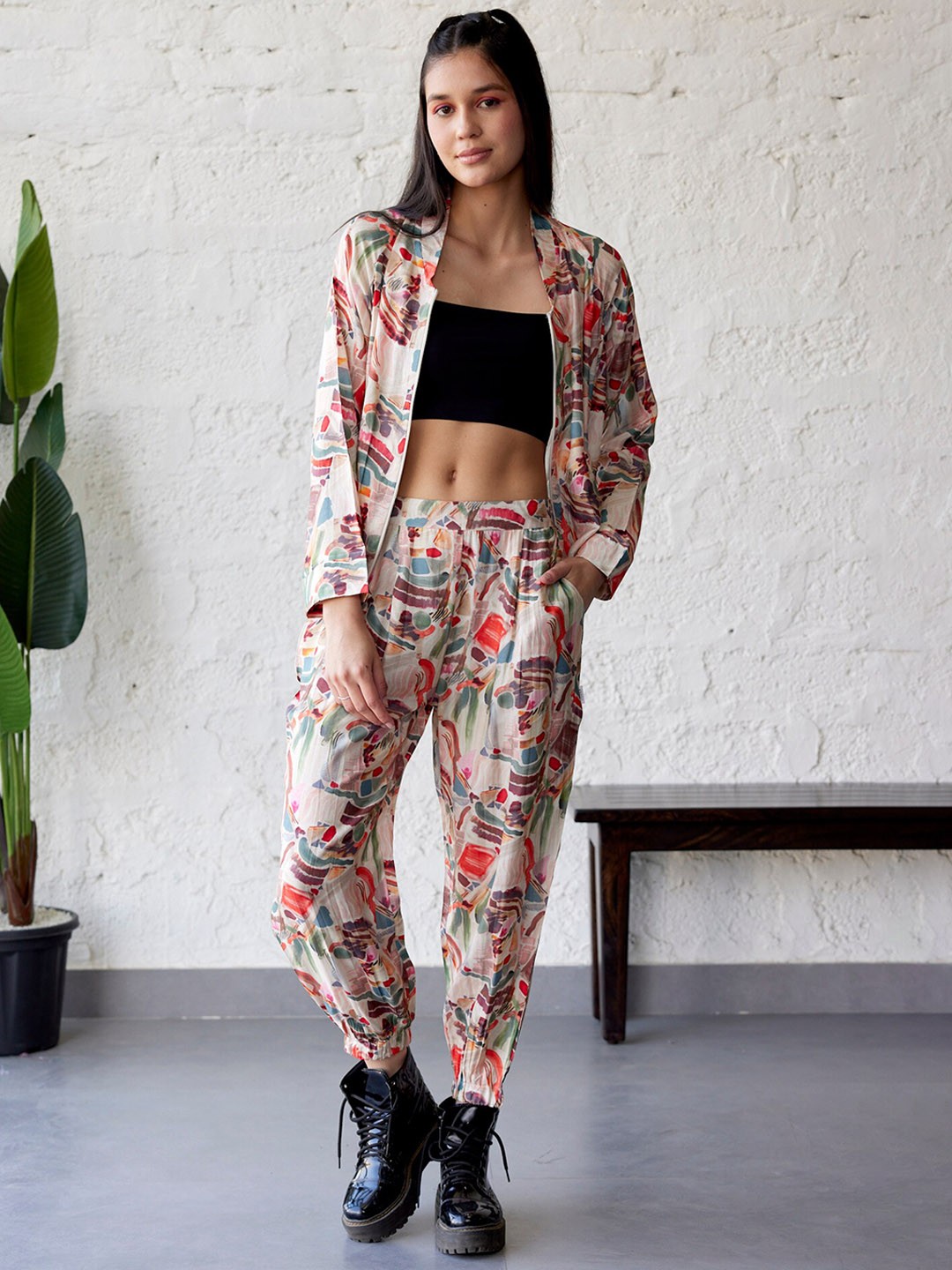 

JISORA Women Printed Coat & Jogger Co-Ords, Cream