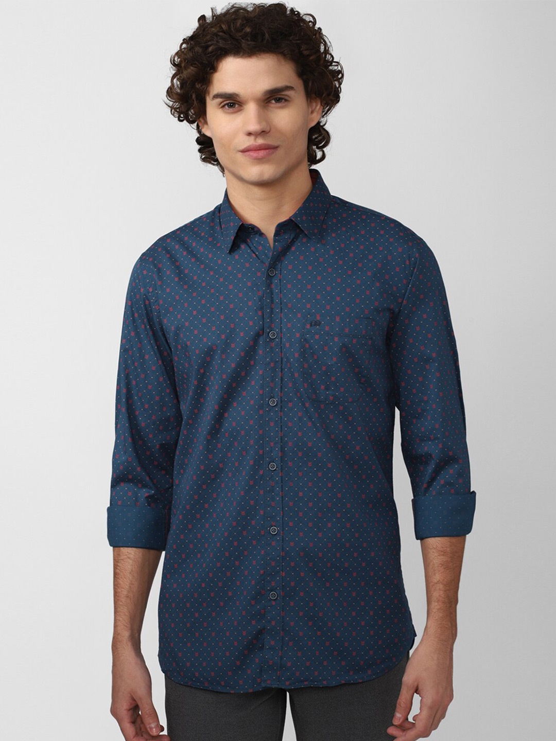 

Peter England Casuals Men Slim Fit Printed Casual Cotton Shirt, Blue