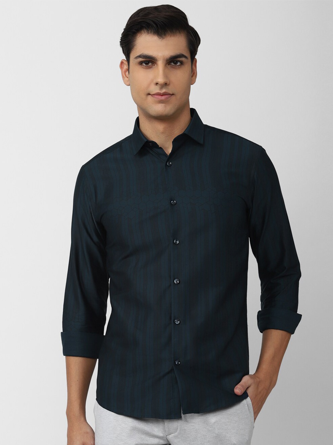 

V Dot Men Printed Cotton Slim Fit Casual Shirt, Teal