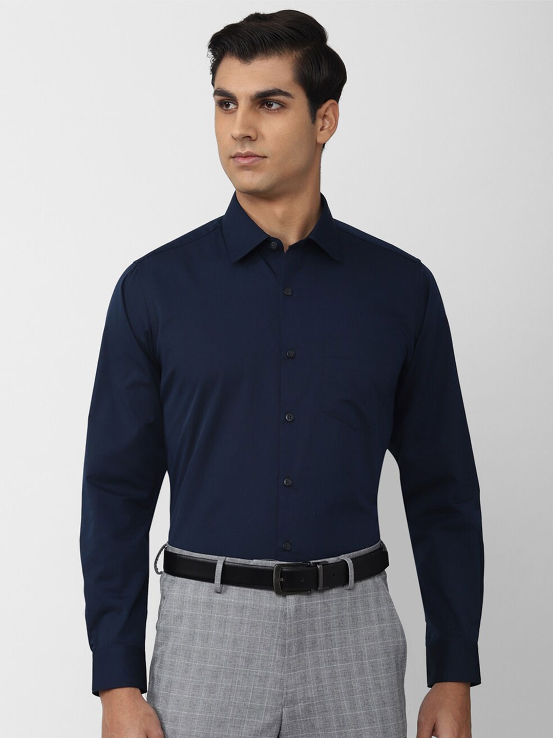 

Van Heusen Men Spread Collar Formal Shirt, Navy blue