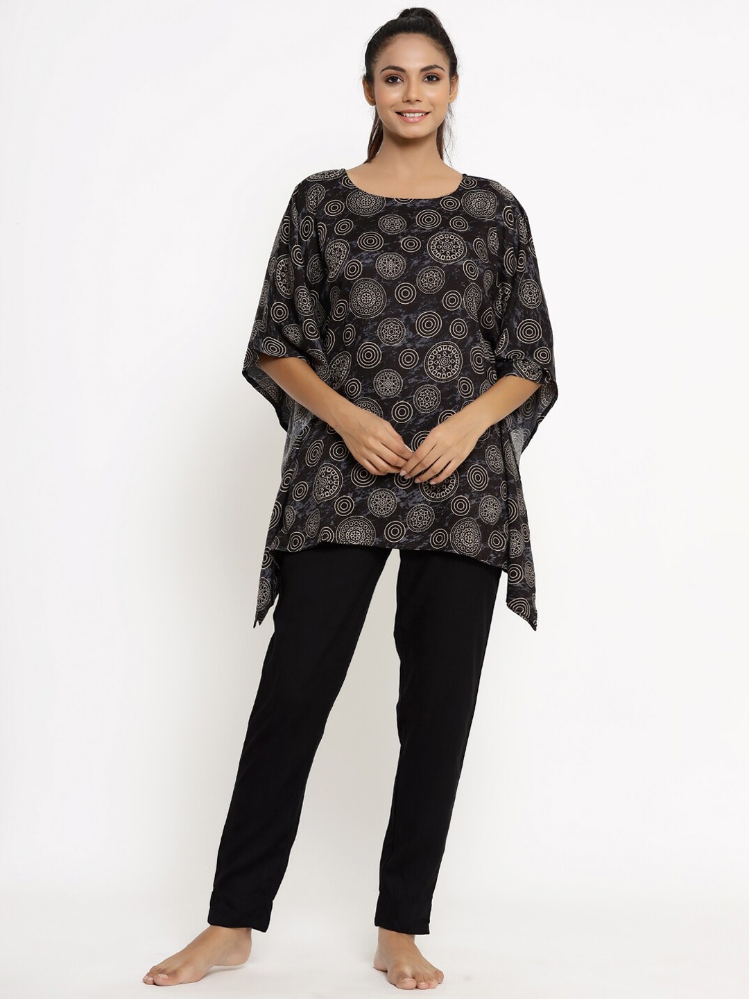 

kipek Women Printed Night suit, Black