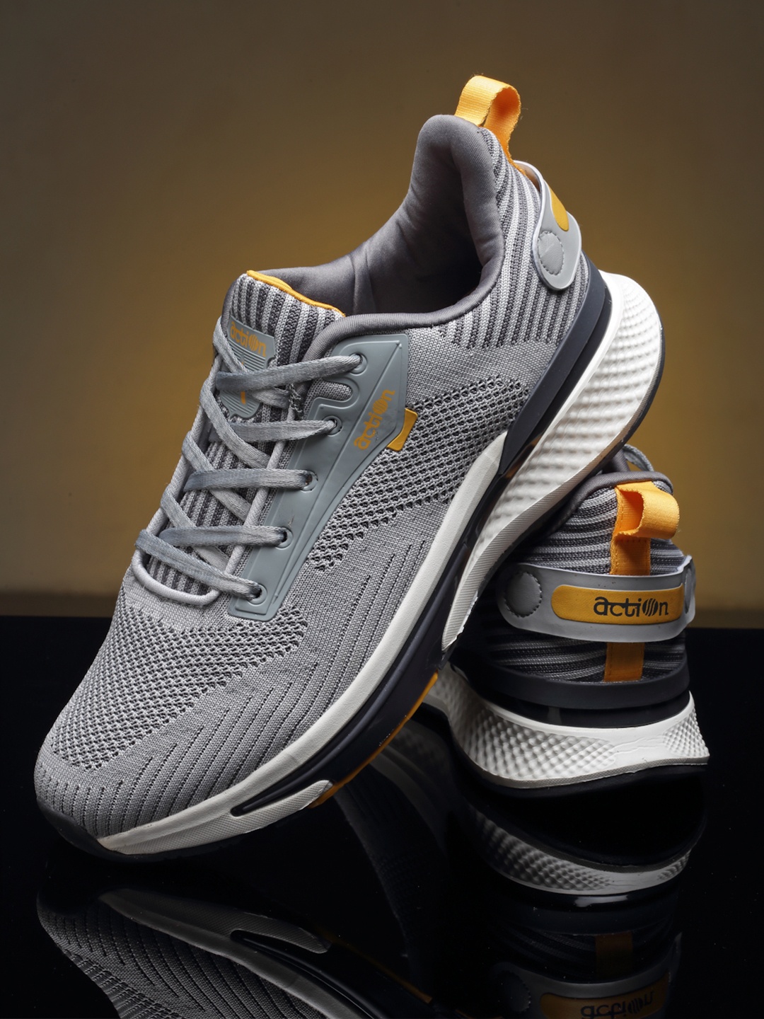 

Action Men Grey Running Non-Marking Shoes