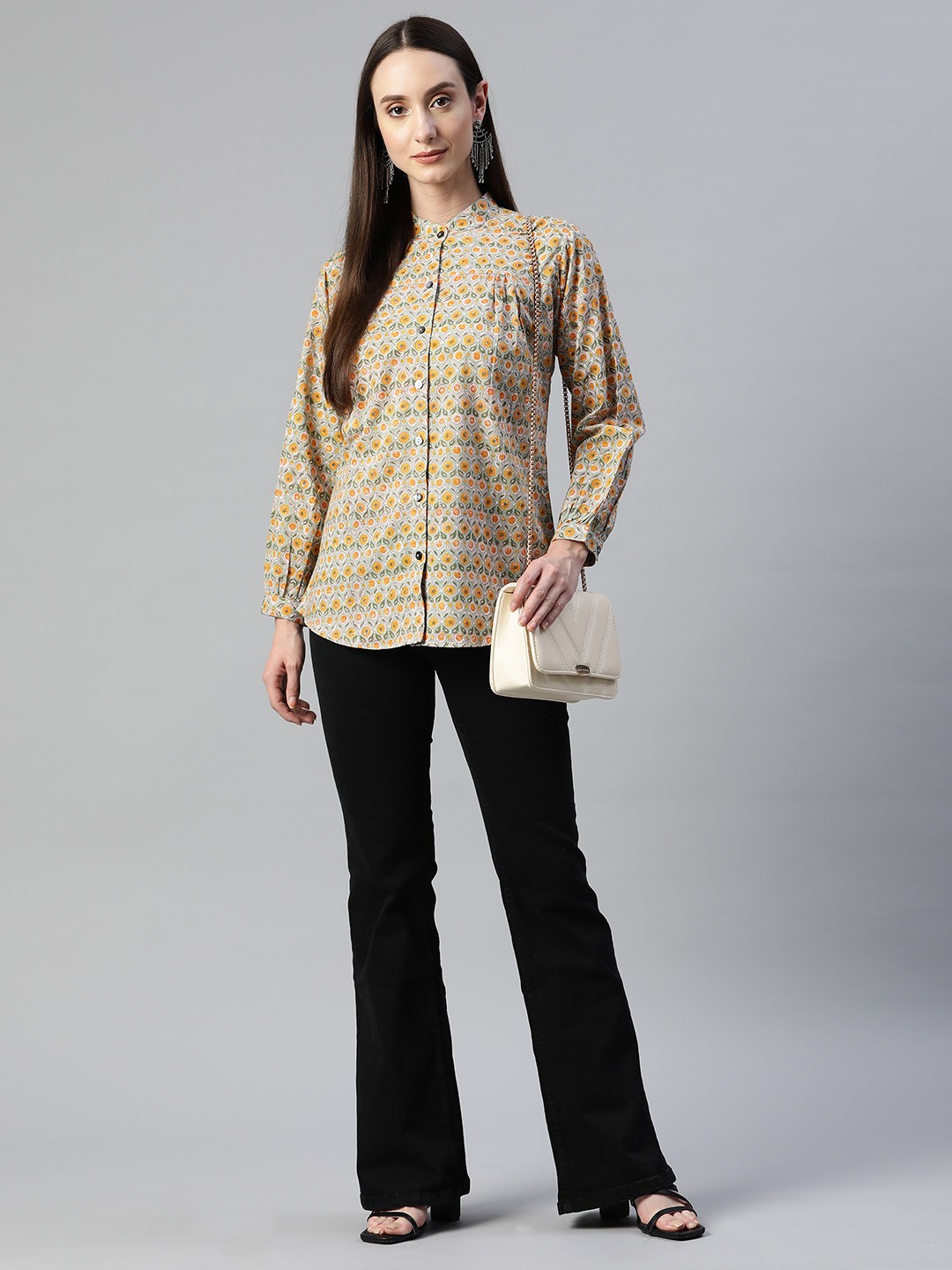 

Vasudha Women Relaxed Floral Printed Casual Shirt, Green