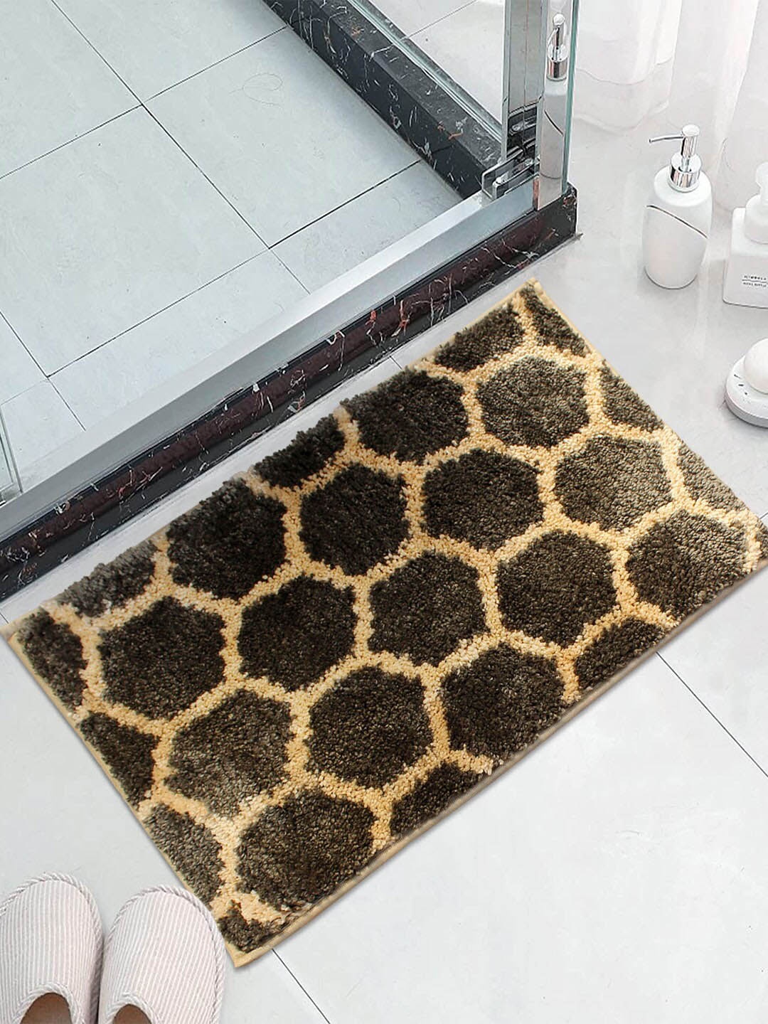 

LUXEHOME INTERNATIONAL Honeycomb Patterned 1600 GSM Anti Skid Bath Rug, Brown