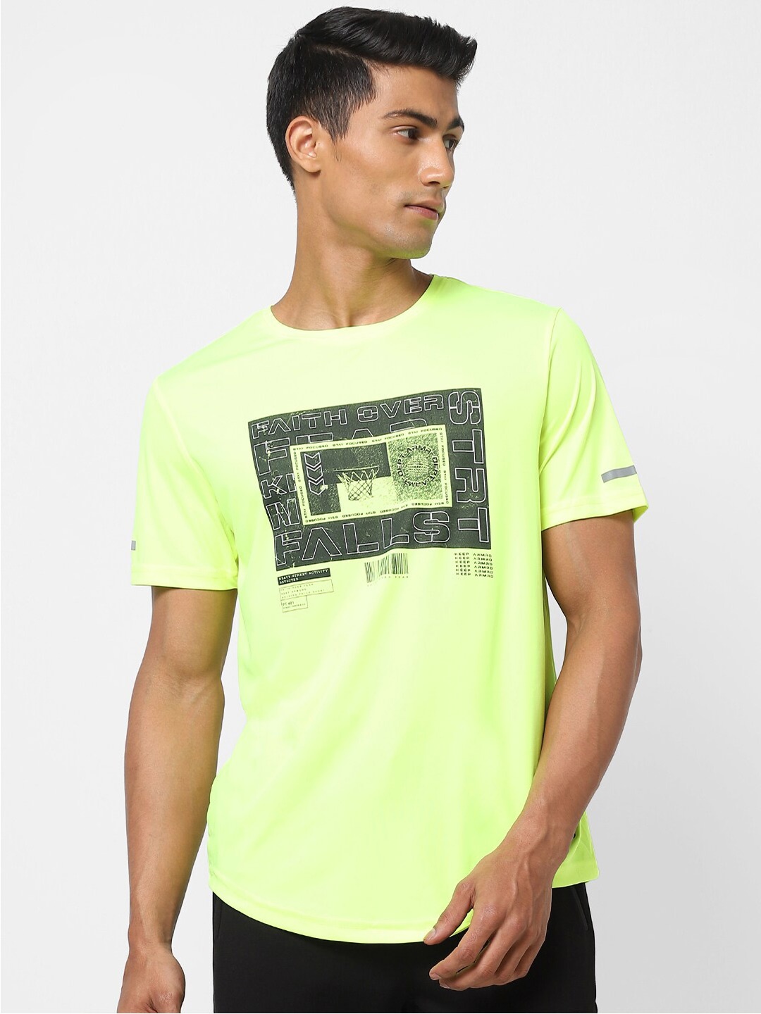 

Street Armor by Pantaloons Men Yellow Typography Printed T-shirt