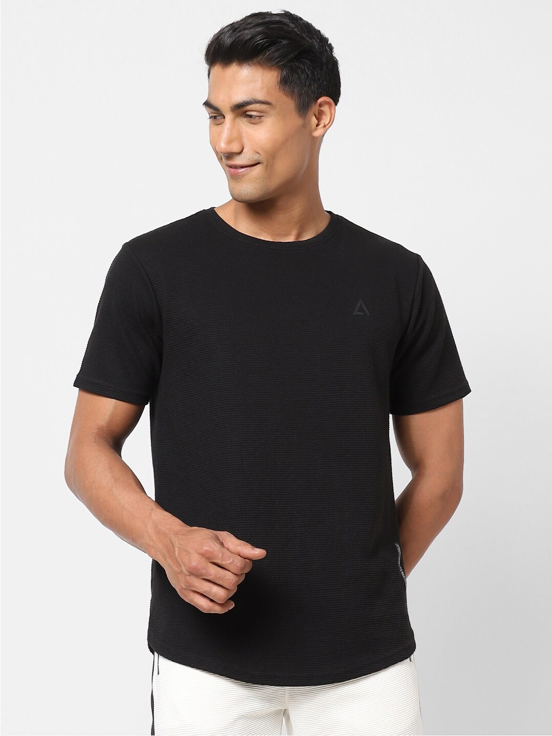 

Street Armor by Pantaloons Men Black Cotton T-shirt