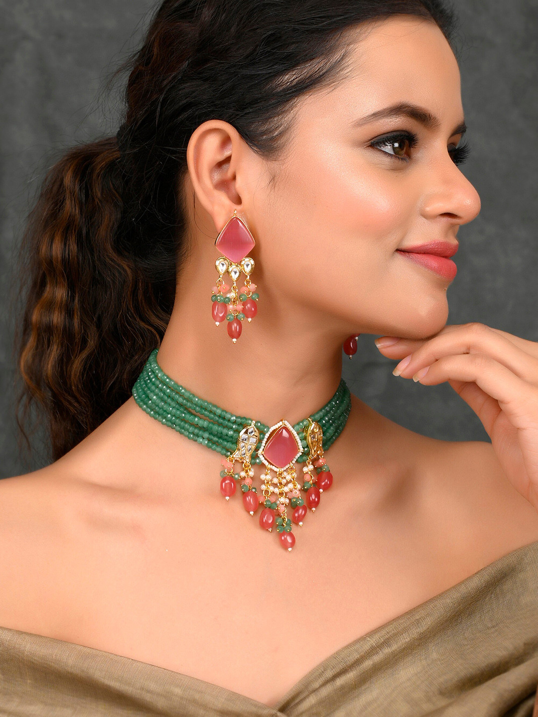 

DASTOOR Gold-Plated Kundan Stone-Studded & Crystal Beaded Jewellery Set, Green