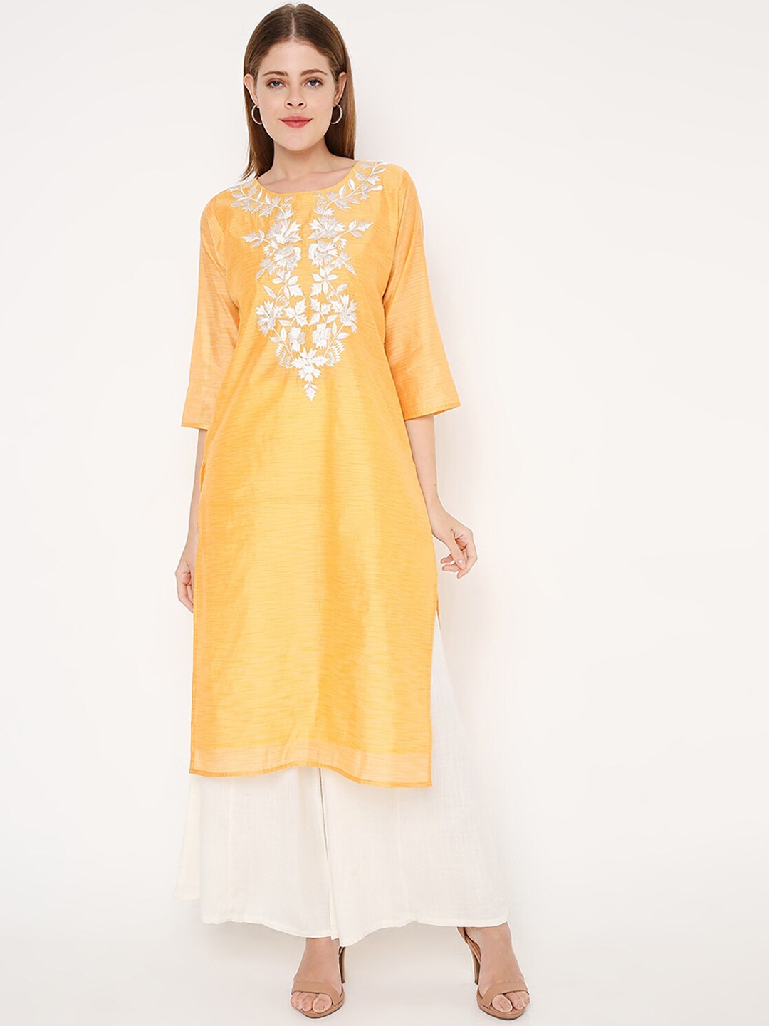 

Peppertree Women Floral Yoke Design Thread Work Kurta, Orange