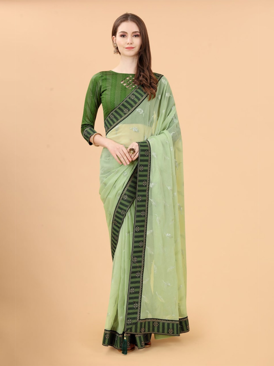 

SHAIBO SAREE Green Floral Silk Blend Saree