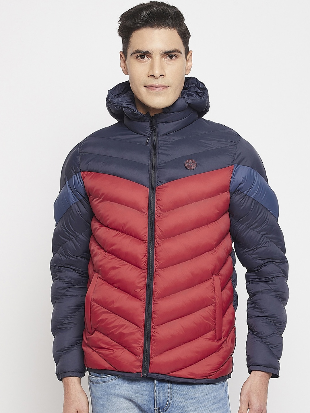 

Okane Men Colourblocked Lightweight Hooded Puffer Jacket, Red