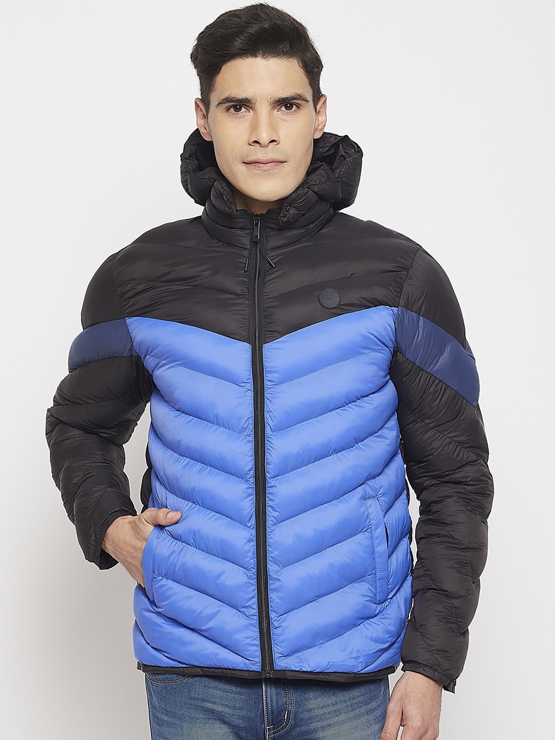 

Okane Men Colourblocked Lightweight Hooded Puffer Jacket, Blue