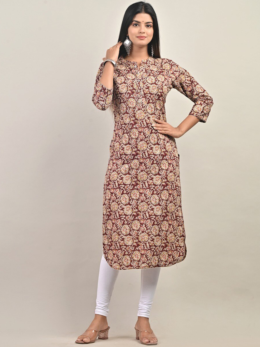 

Swasti Floral Printed Gotta Patti Pure Cotton Kurta, Maroon