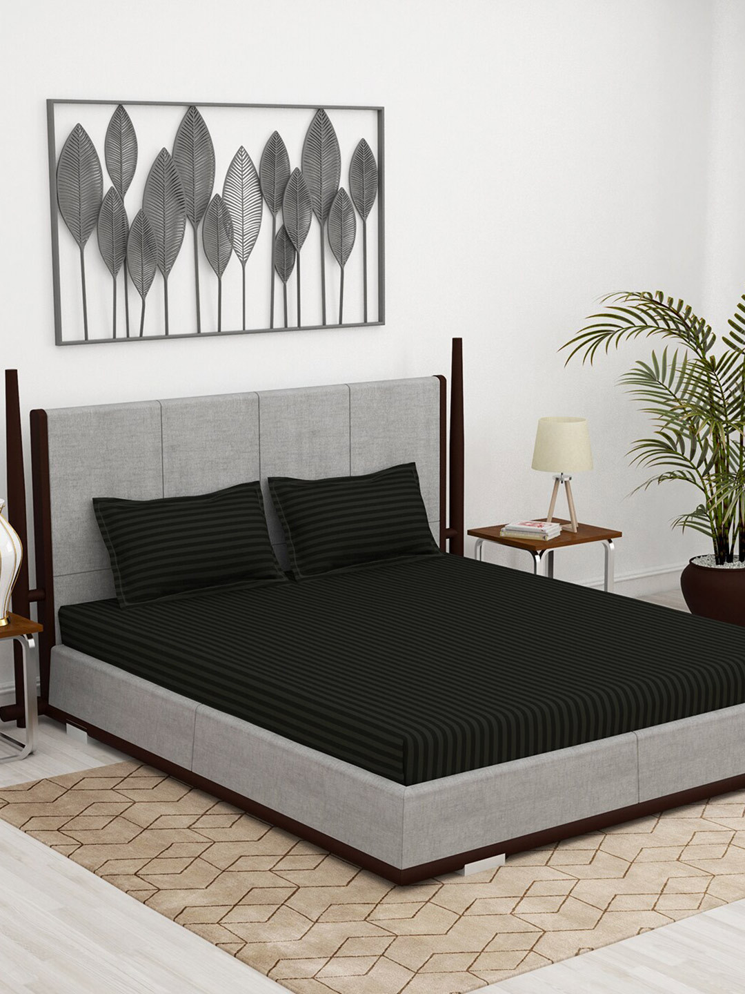 

Story@home Black Striped 300 TC King Bedsheet with 2 Pillow Covers