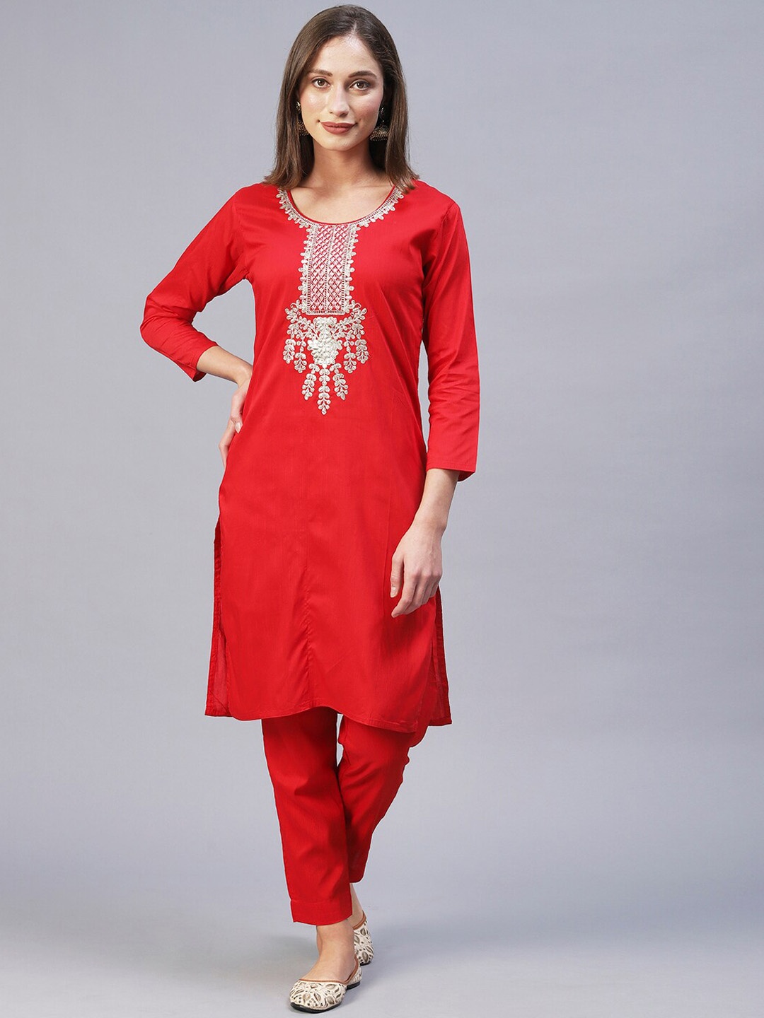 

POONAM DESIGNER Women Floral Embroidered Kurta with Trousers, Red