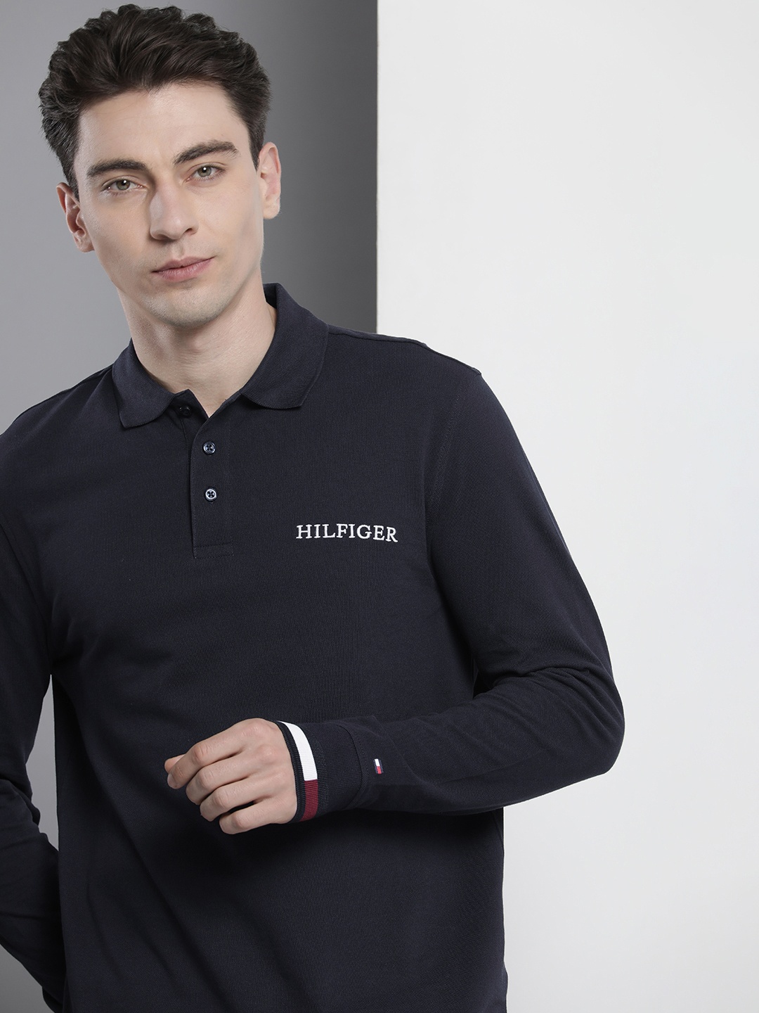 

Tommy Hilfiger Men Polo Collar Sustainable Pure Cotton T-shirt with Logo Detailing, Navy blue